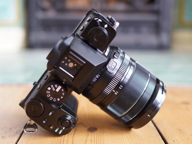 Harga Fujifilm X-S10