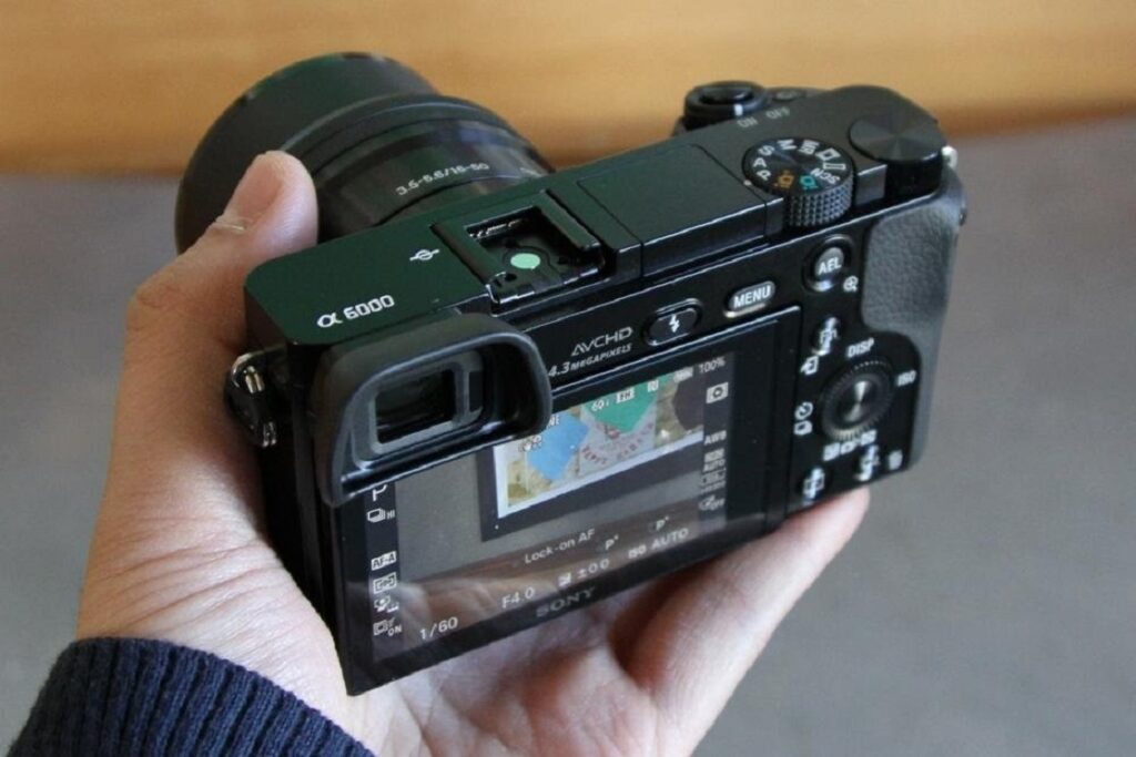 Spesifikasi dan Review Singkat Kamera Sony a6000